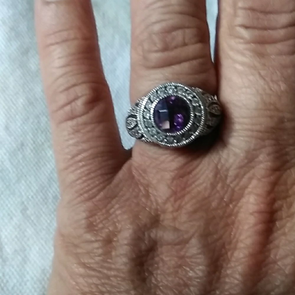 Sterling Silver Ring with 5carat Amethyst